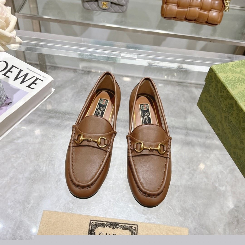 G*u*i leather shoes